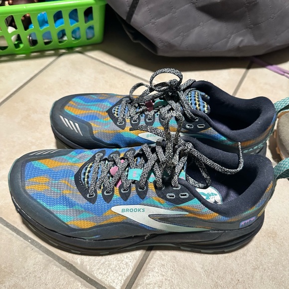 Brooks Kids Multicolor Running Shoes - Picture 1 of 3